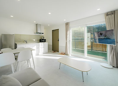 Room 3 Image 1
